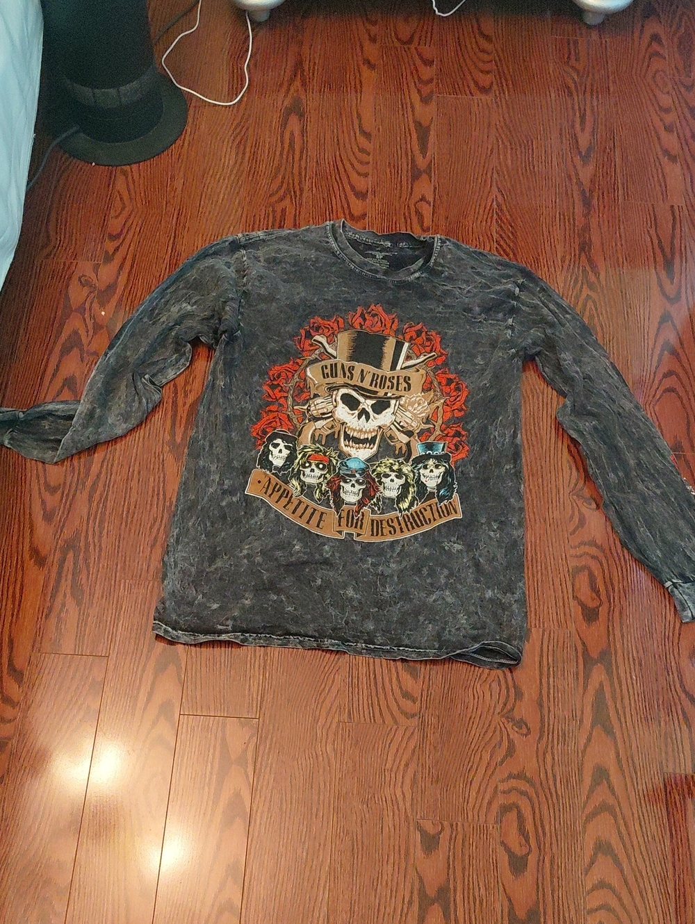 Long-Sleeve Graphic Tee - Washed Black